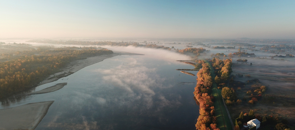 Urzecze and the Vistula (Wisla) River / Wiktor Strumillo